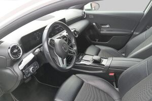 Mercedes-Benz A esikatselu 2