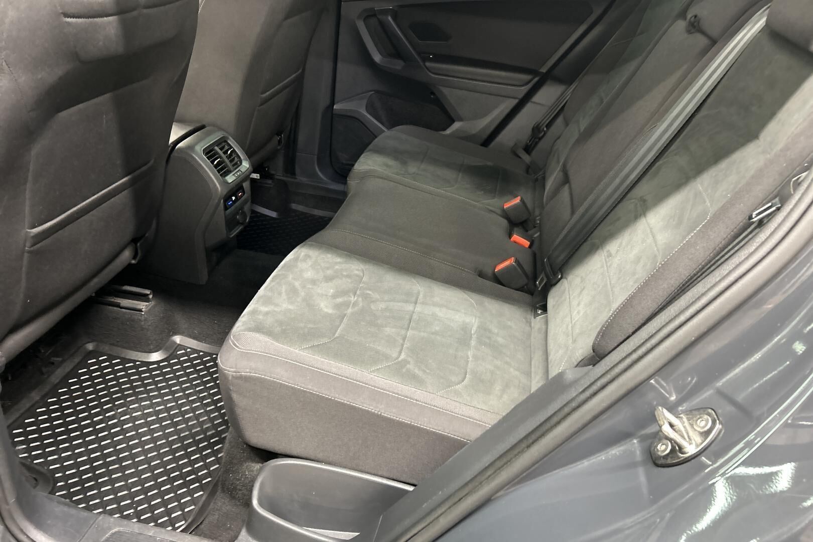 Volkswagen Tiguan iso kuva 10