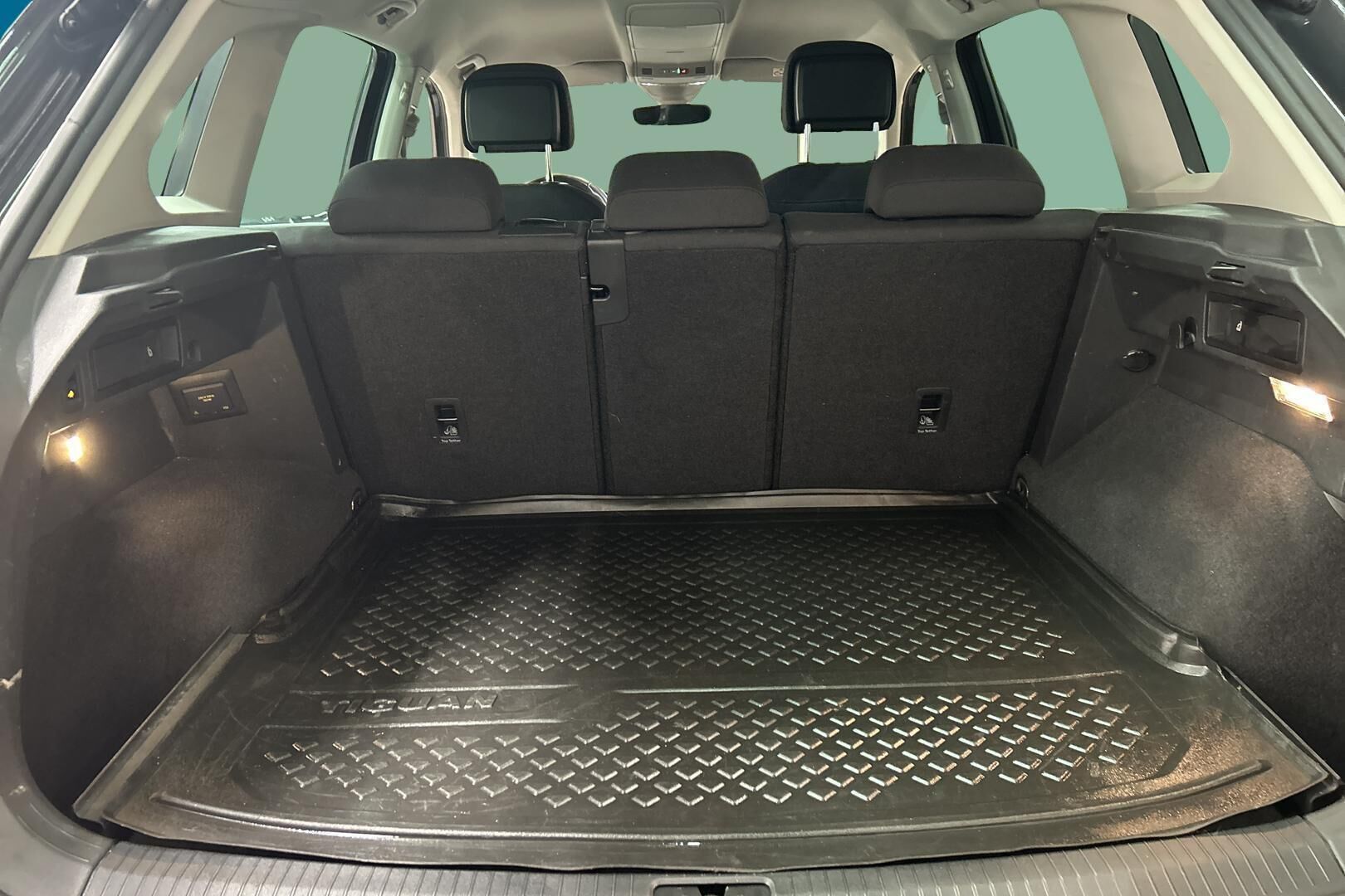 Volkswagen Tiguan iso kuva 12