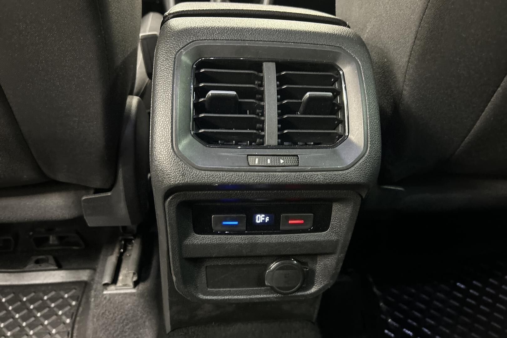 Volkswagen Tiguan iso kuva 23
