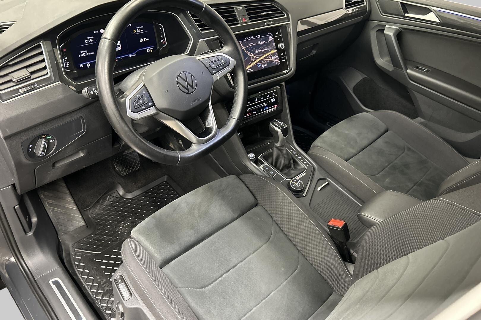 Volkswagen Tiguan iso kuva 9