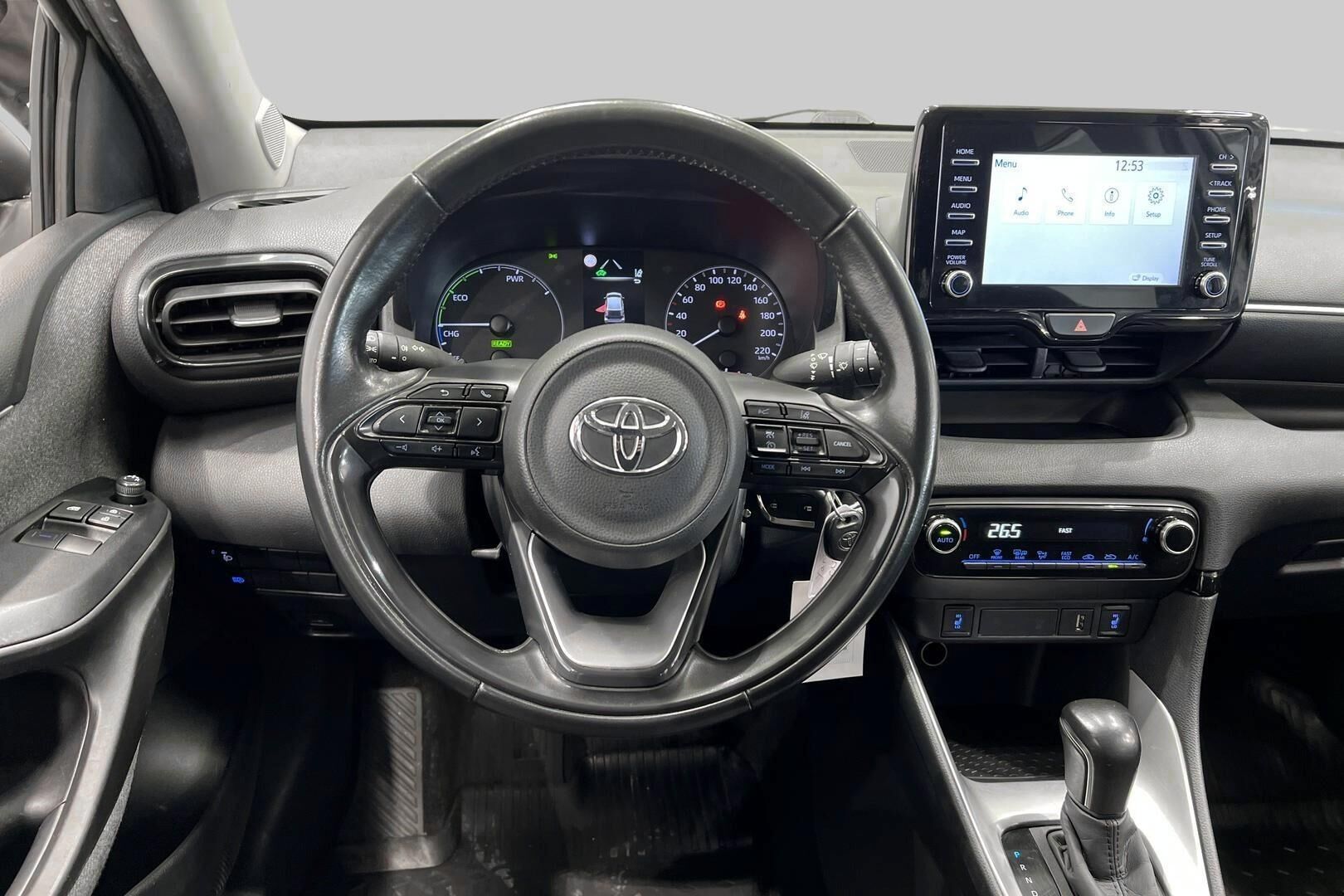 Toyota Yaris iso kuva 24