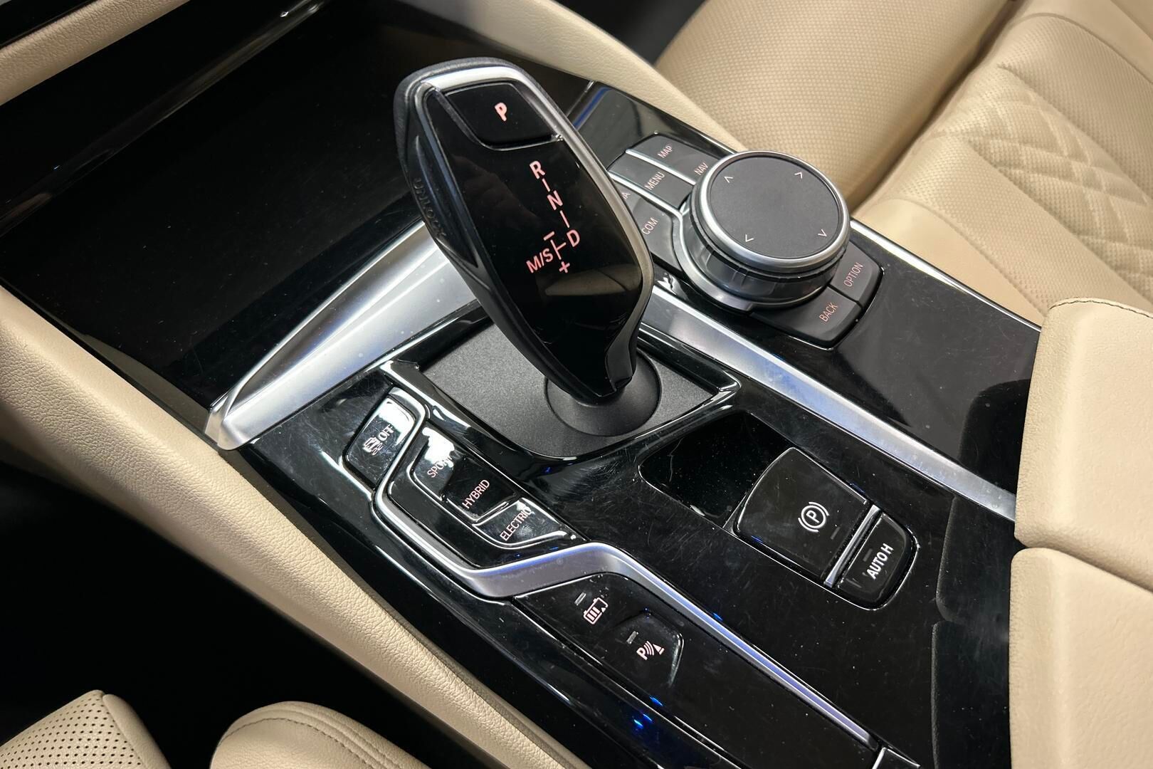 BMW 5-SARJA iso kuva 29