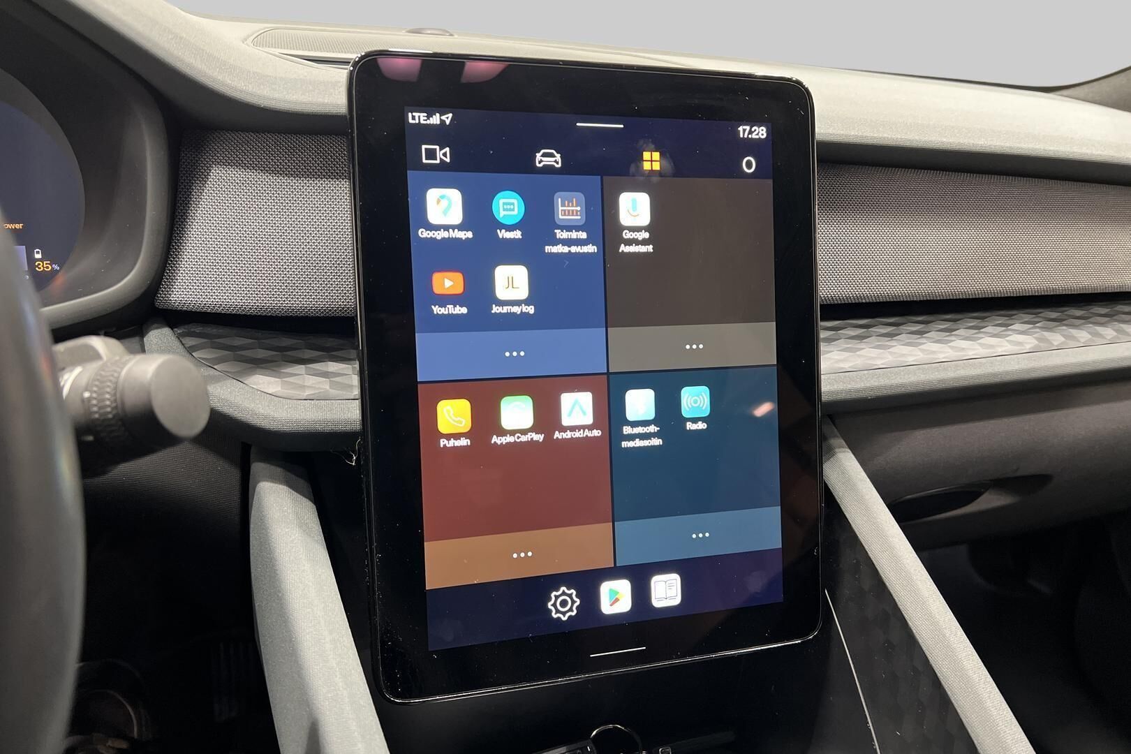 Polestar 2 iso kuva 14