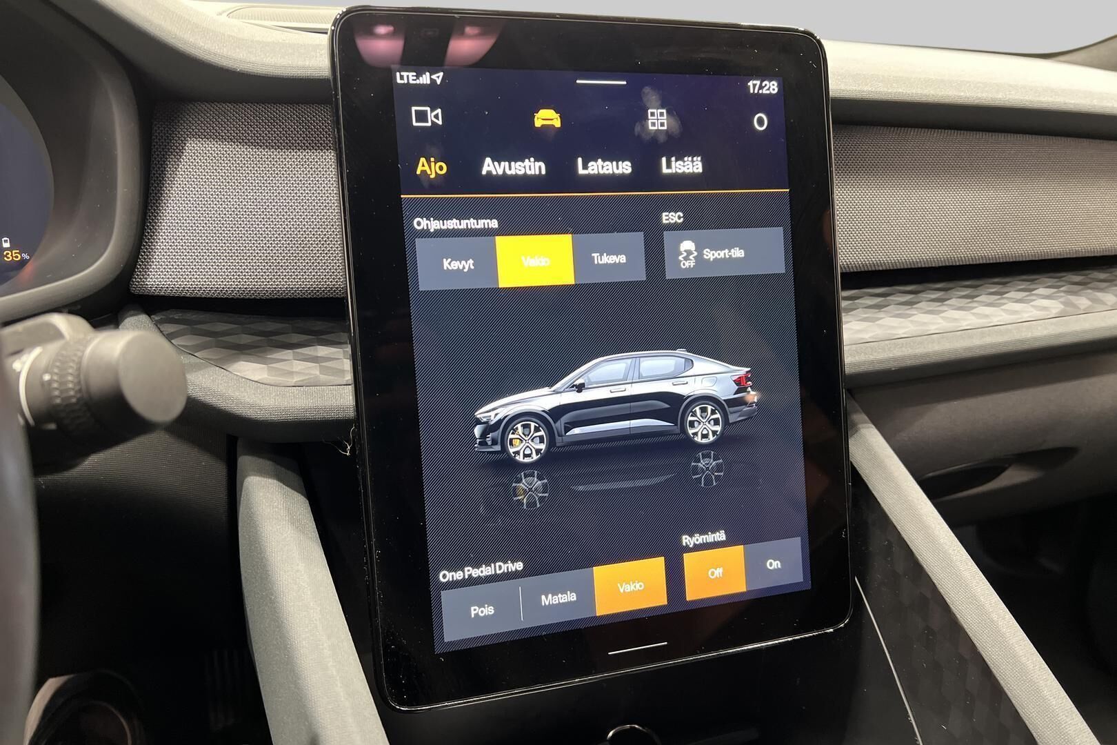 Polestar 2 iso kuva 15