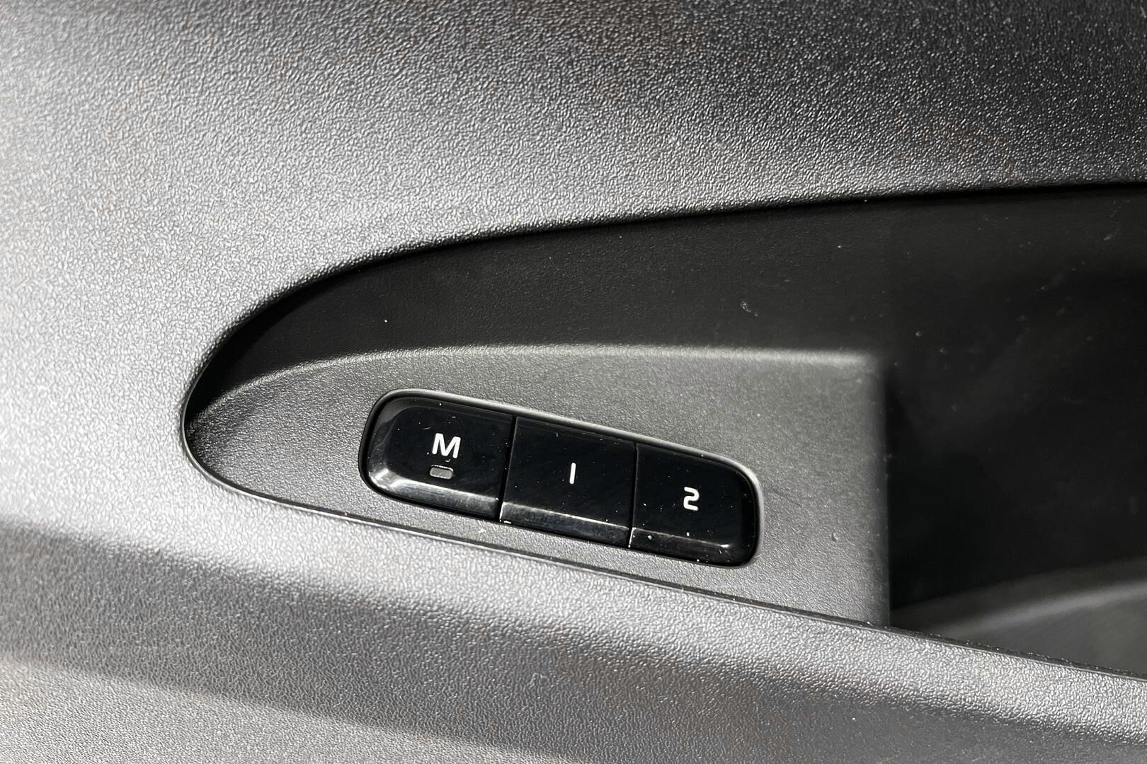 Polestar 2 iso kuva 23