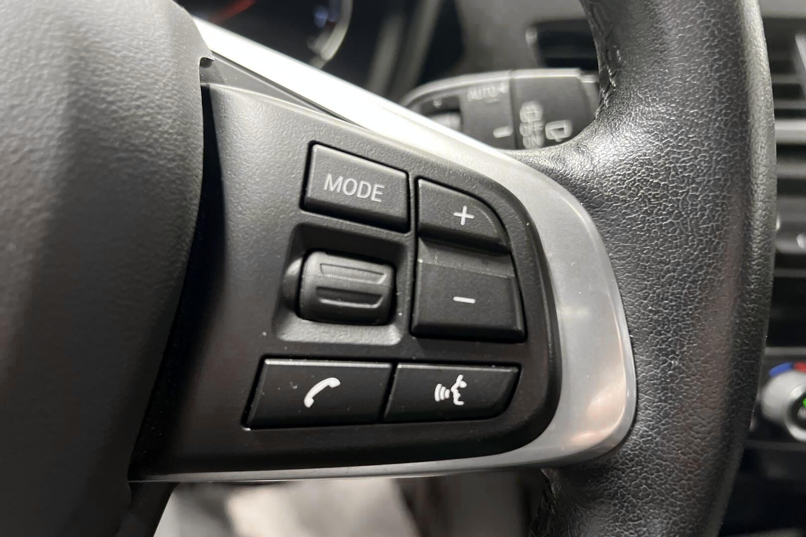 BMW X1 iso kuva 15