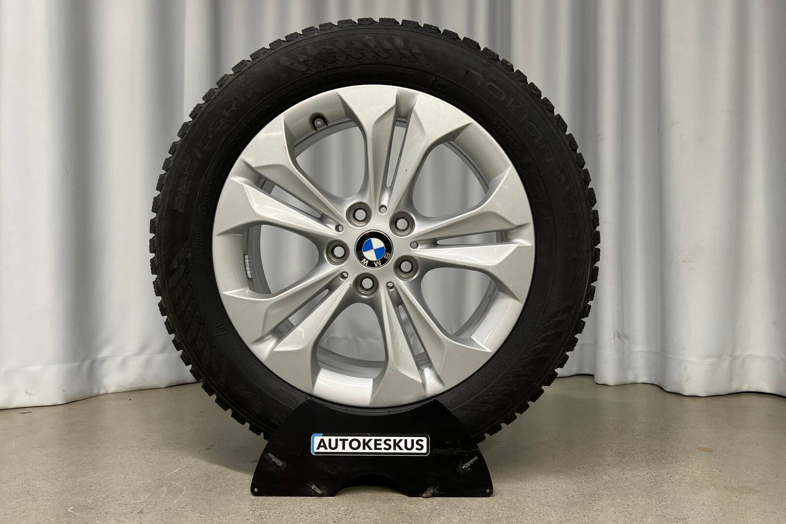 BMW X1 iso kuva 18