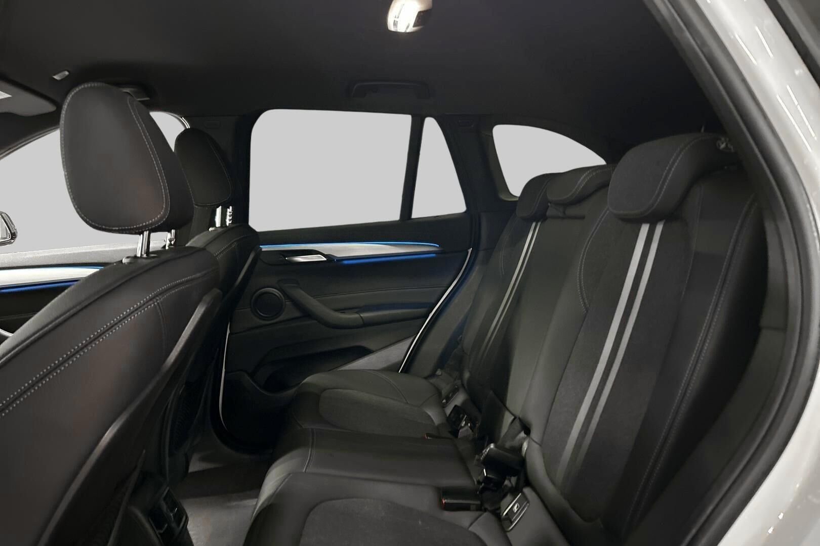 BMW X1 iso kuva 10