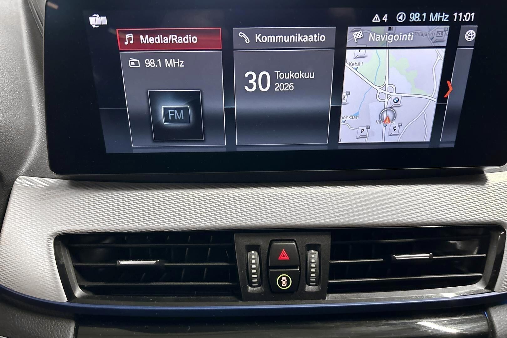 BMW X1 iso kuva 15