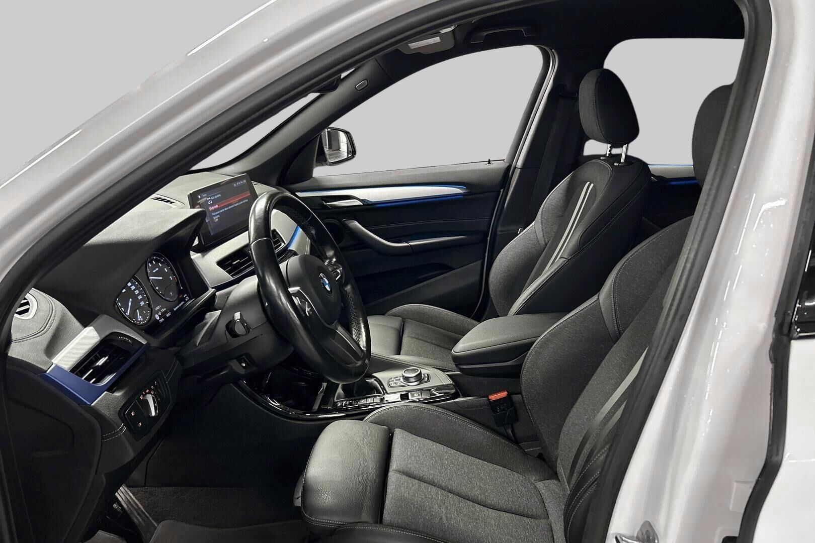 BMW X1 iso kuva 9