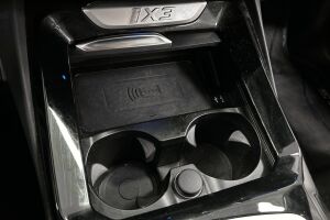 BMW iX3 esikatselu 19