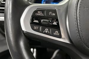 BMW iX3 esikatselu 32