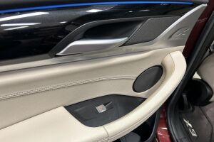 BMW iX3 esikatselu 28