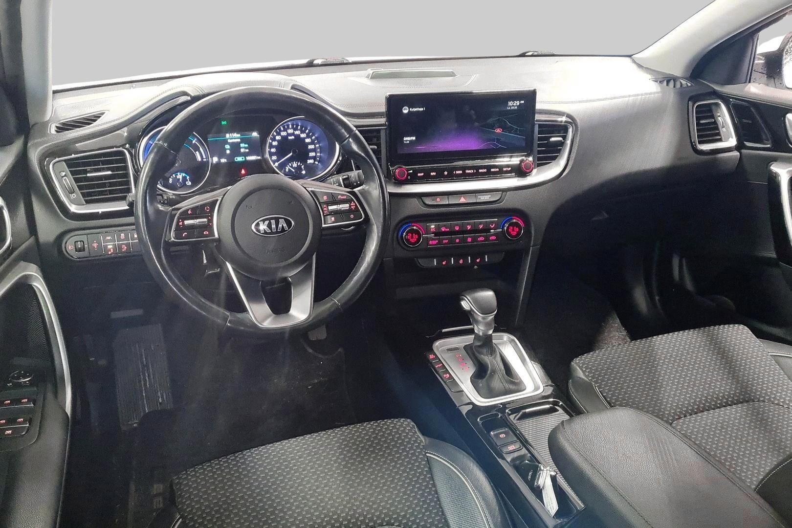 Kia Ceed iso kuva 1