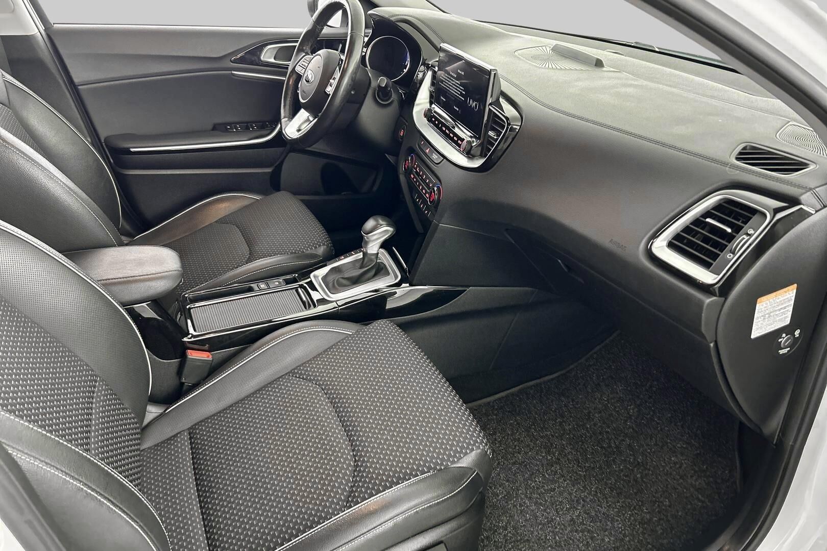 Kia Ceed iso kuva 11