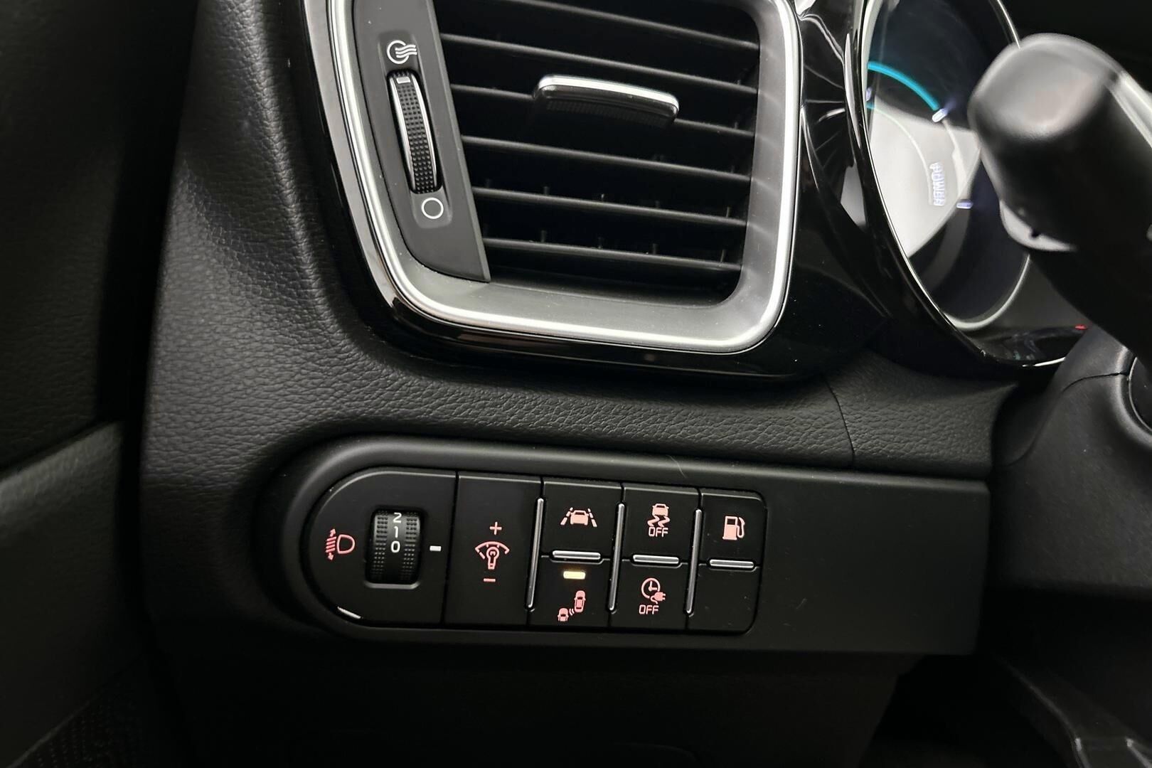 Kia Ceed iso kuva 16