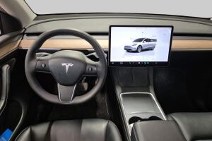 Tesla Model Y esikatselu 2