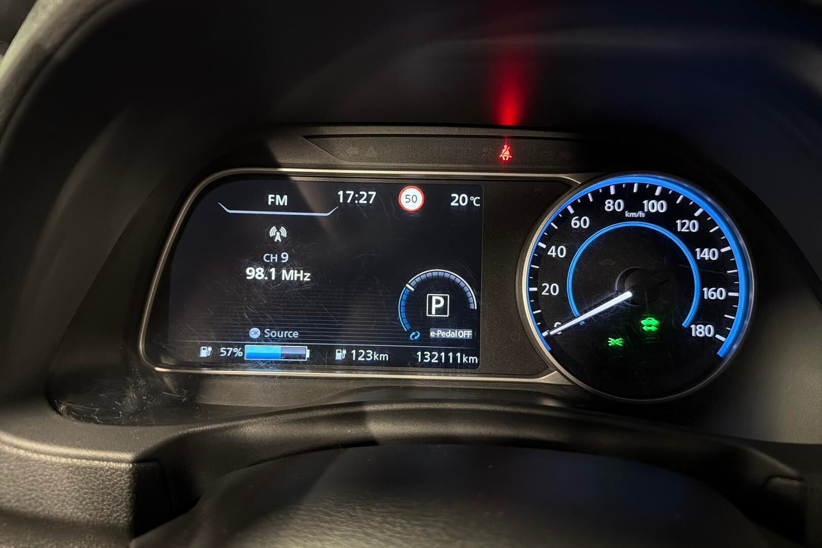 Nissan Leaf iso kuva 15