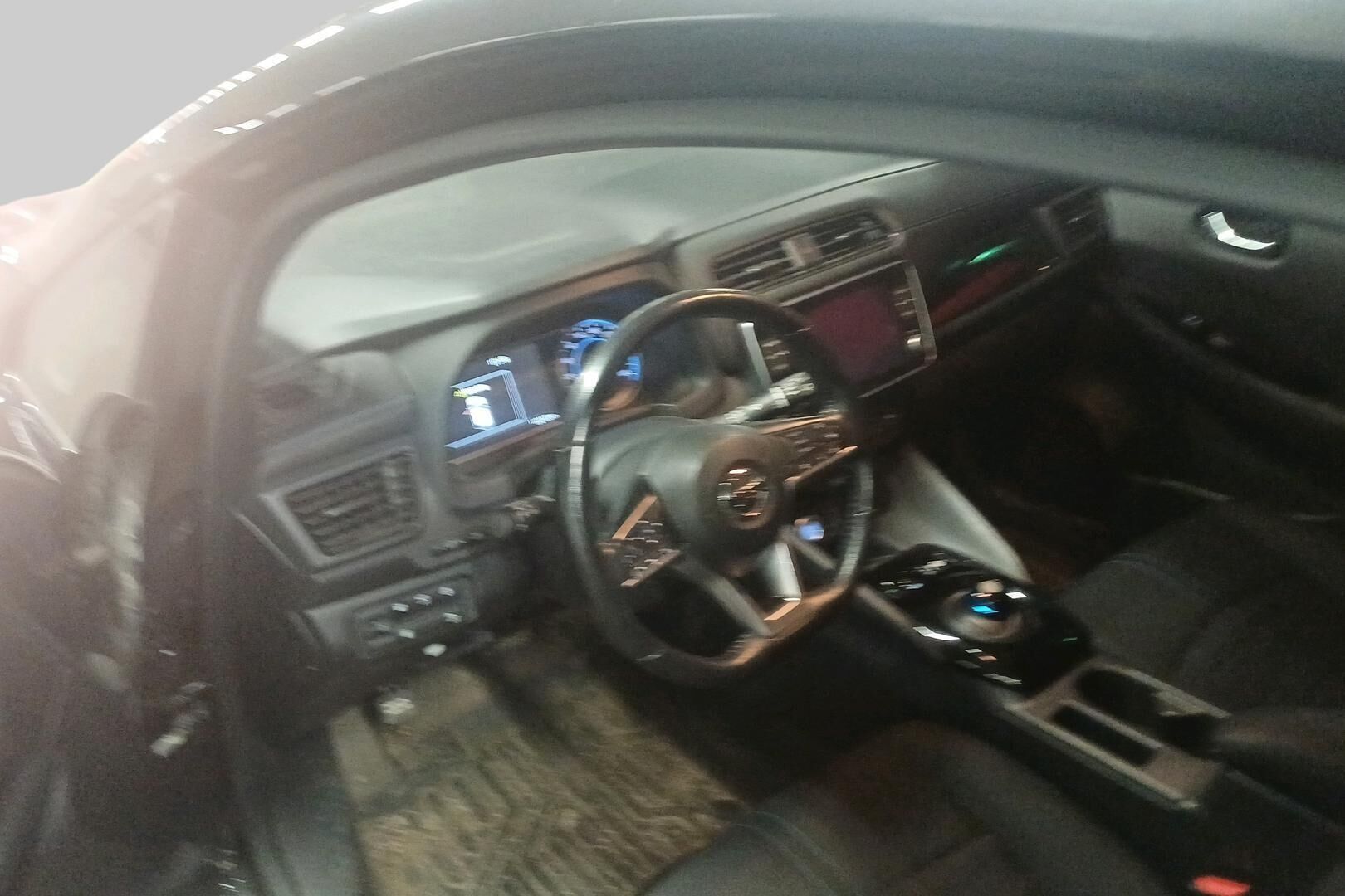 Nissan Leaf iso kuva 2