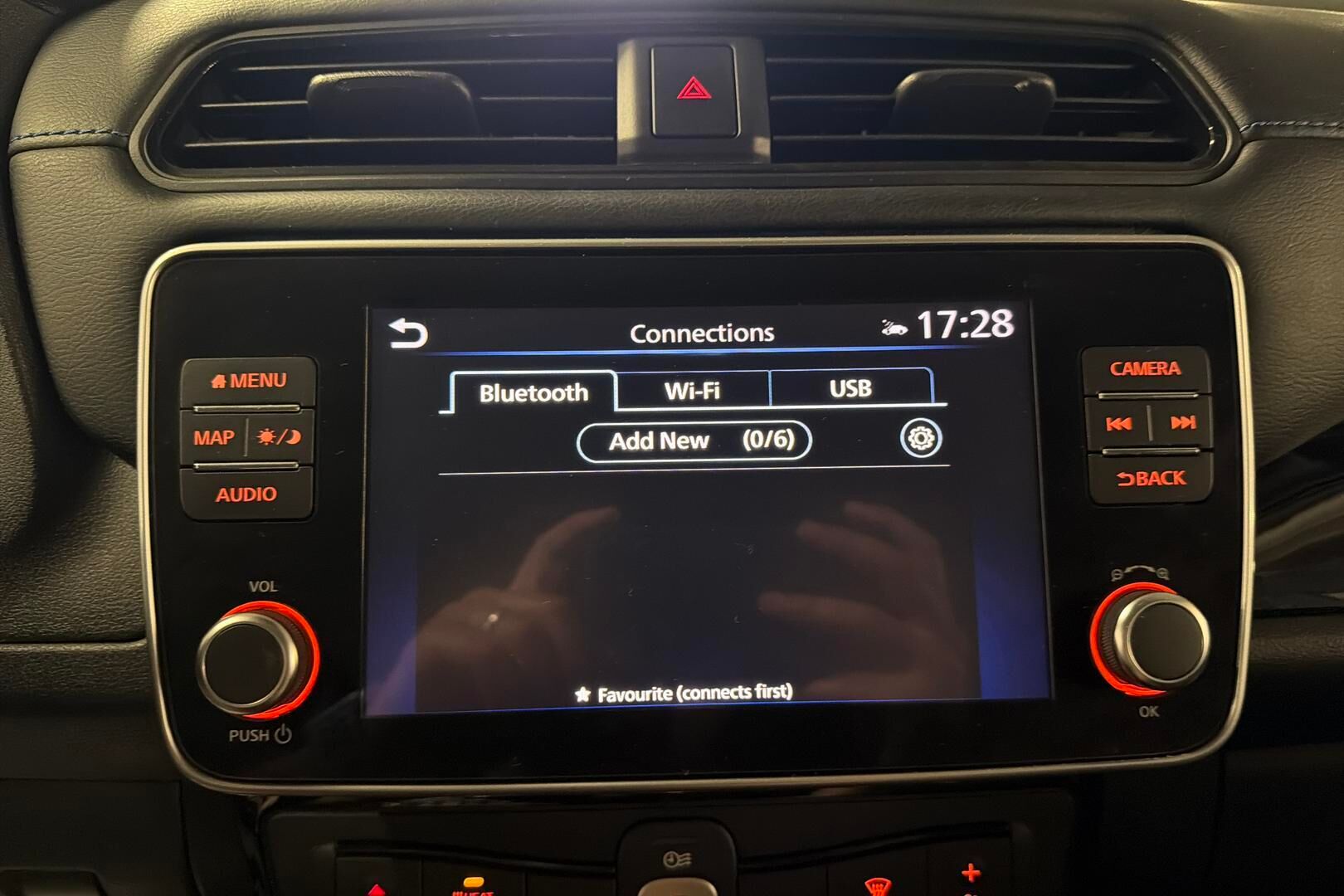 Nissan Leaf iso kuva 28