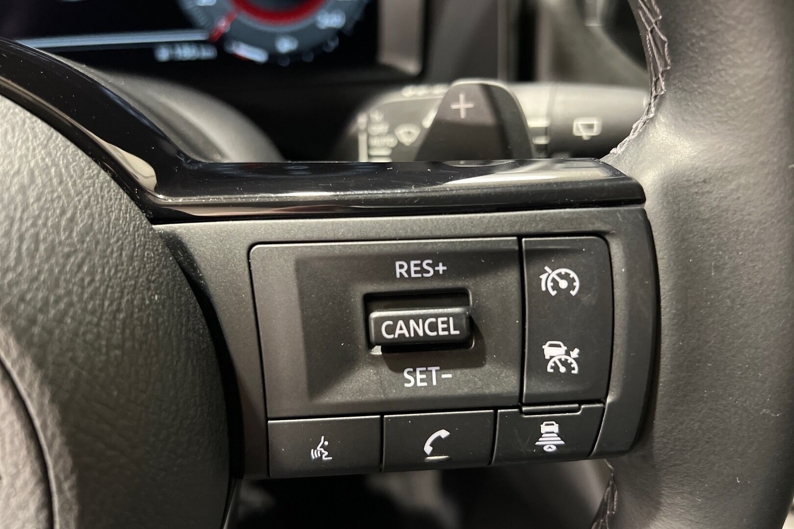 Nissan Qashqai iso kuva 14