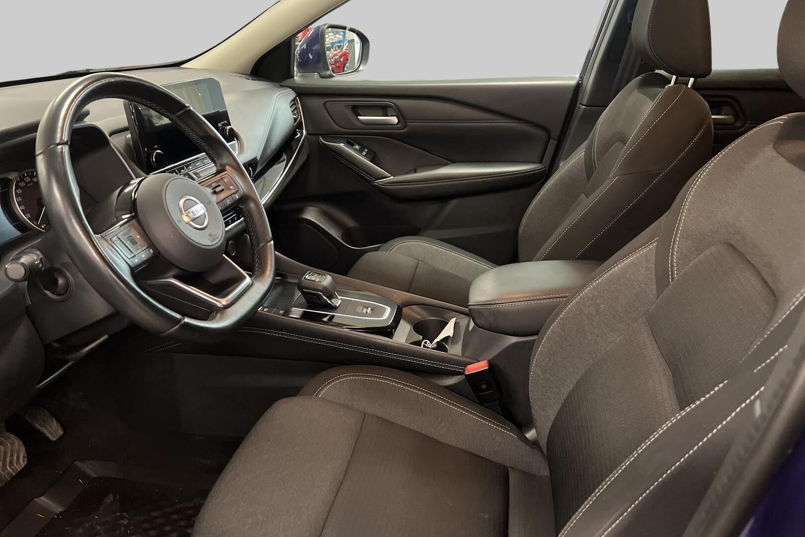 Nissan Qashqai iso kuva 9
