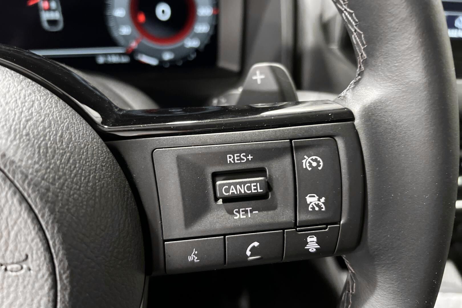 Nissan Qashqai iso kuva 15