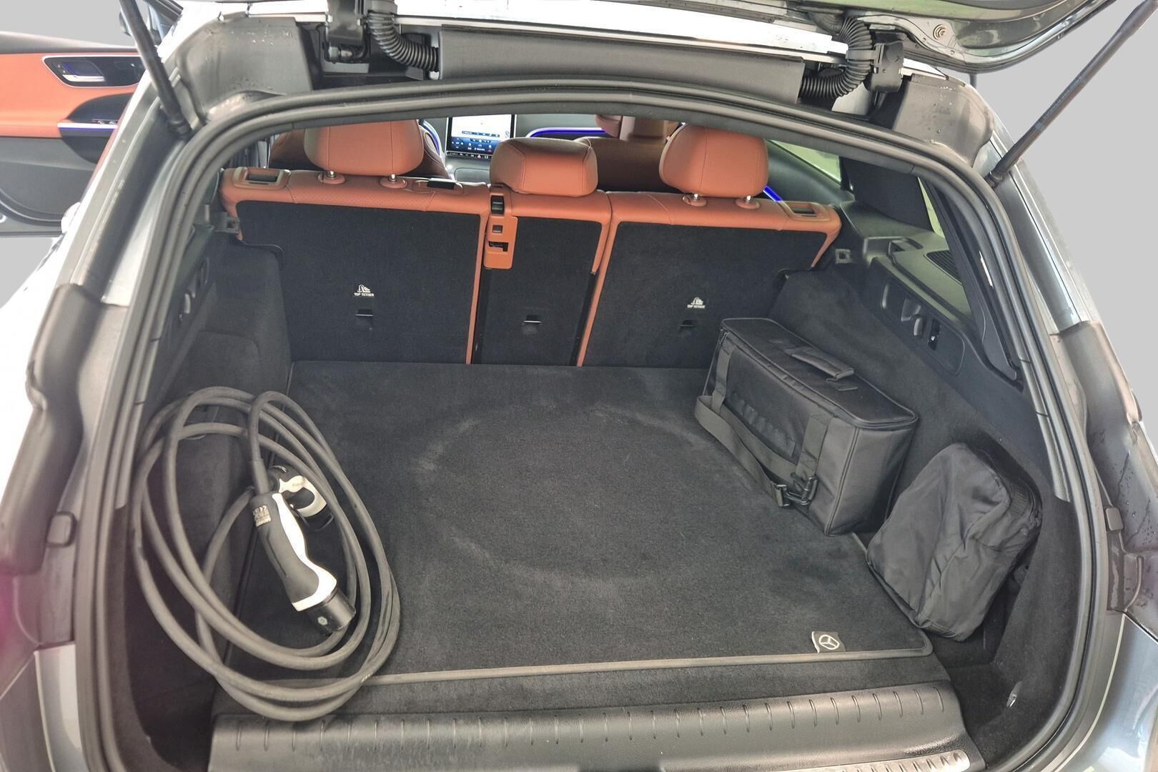 Mercedes-Benz C iso kuva 12