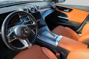 Mercedes-Benz C esikatselu 2