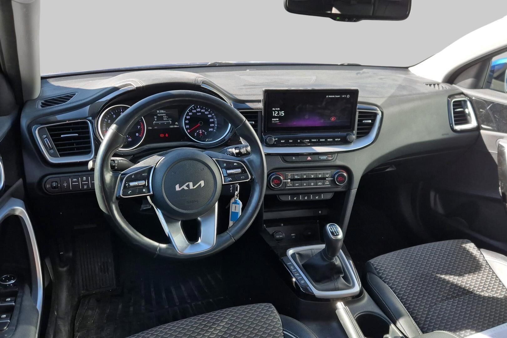 Kia Ceed iso kuva 2