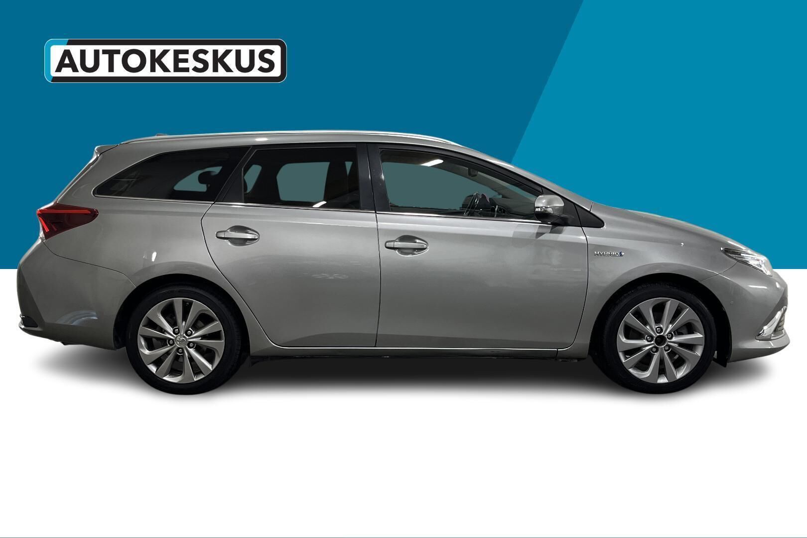 Toyota Auris iso kuva 4