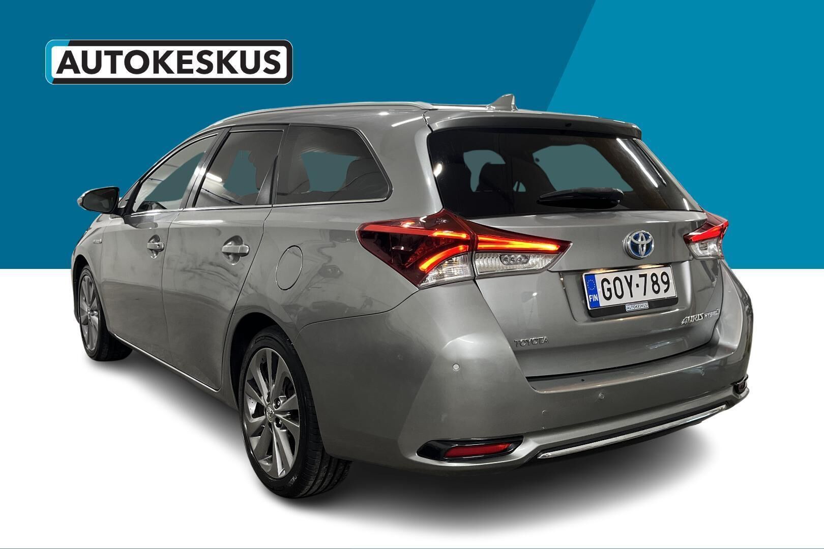 Toyota Auris iso kuva 7