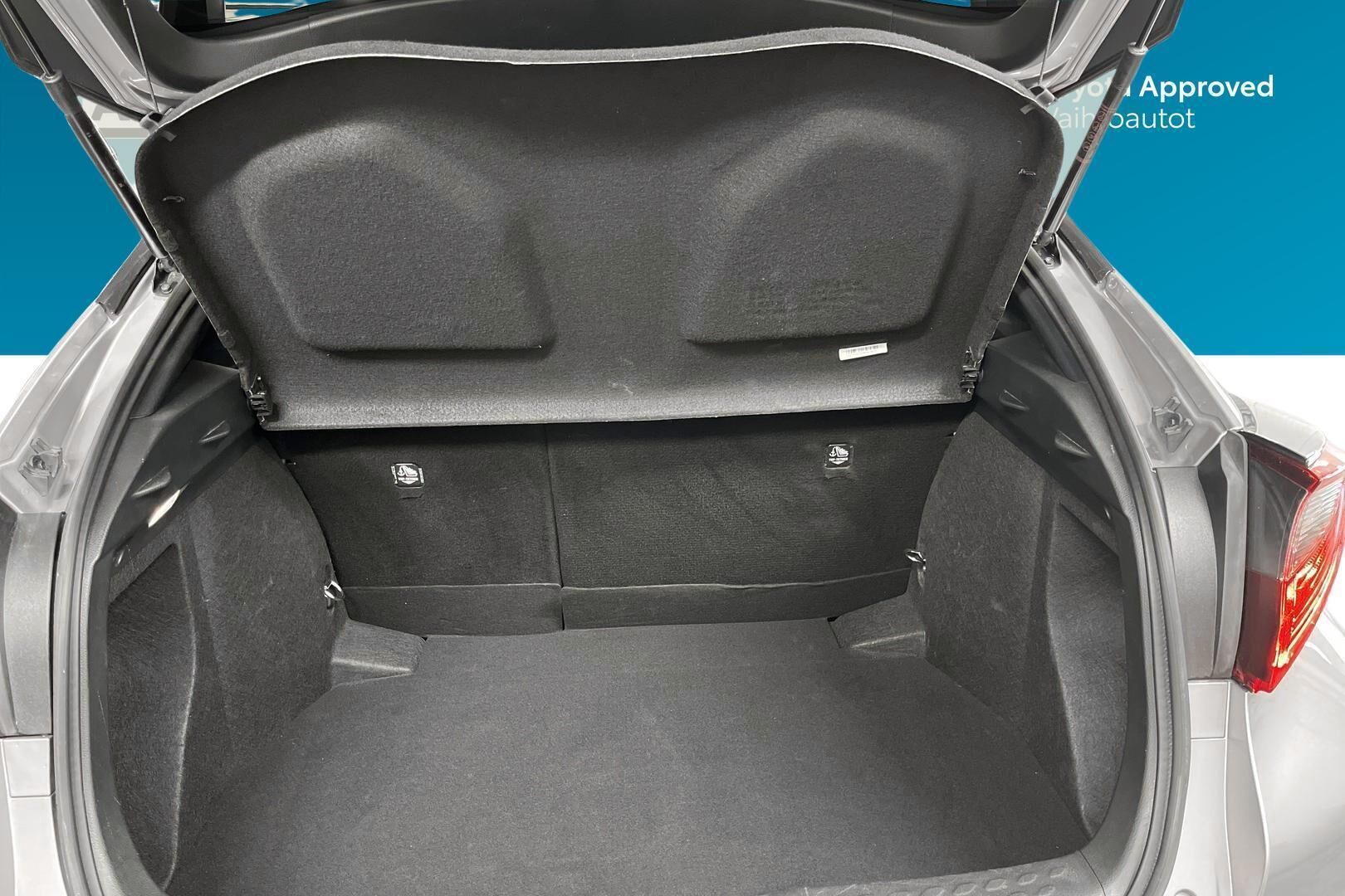 Toyota C-HR iso kuva 11