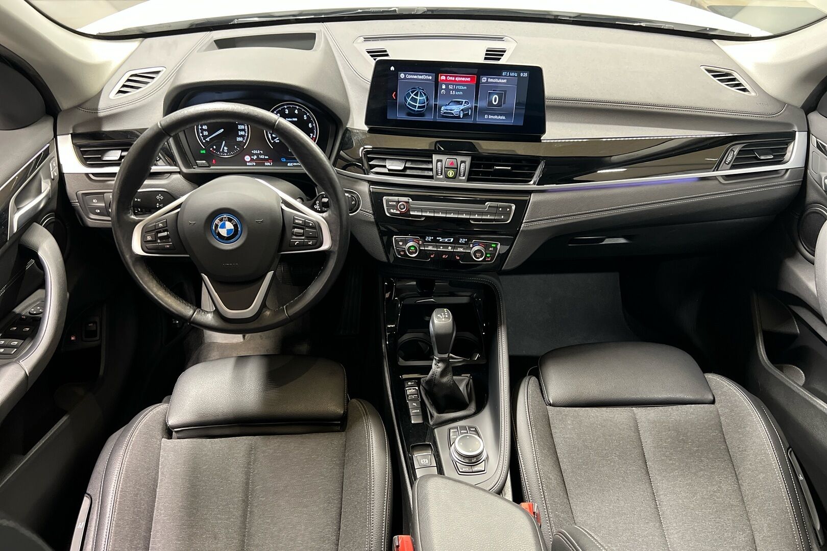 BMW X1 iso kuva 10