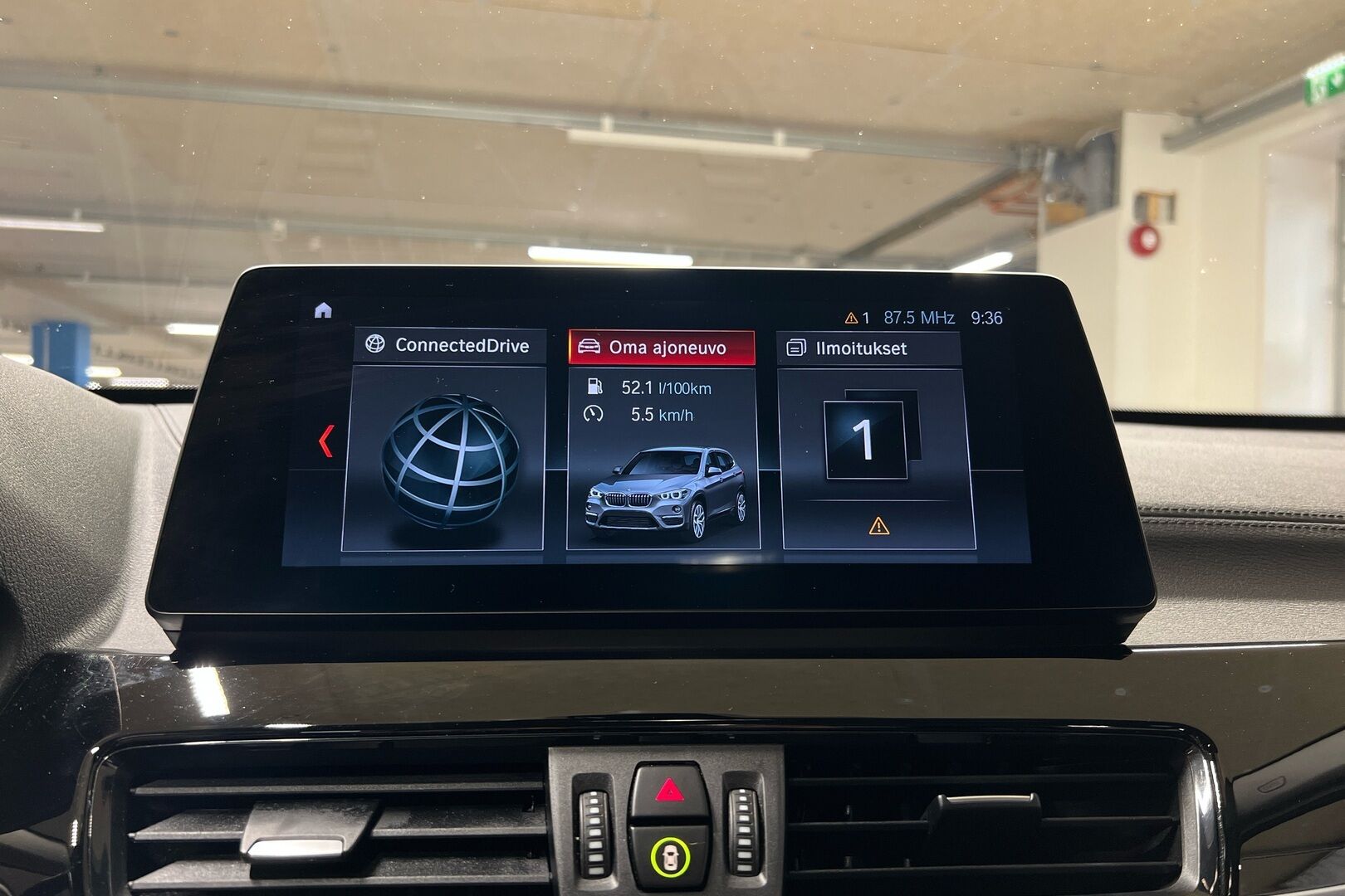 BMW X1 iso kuva 11