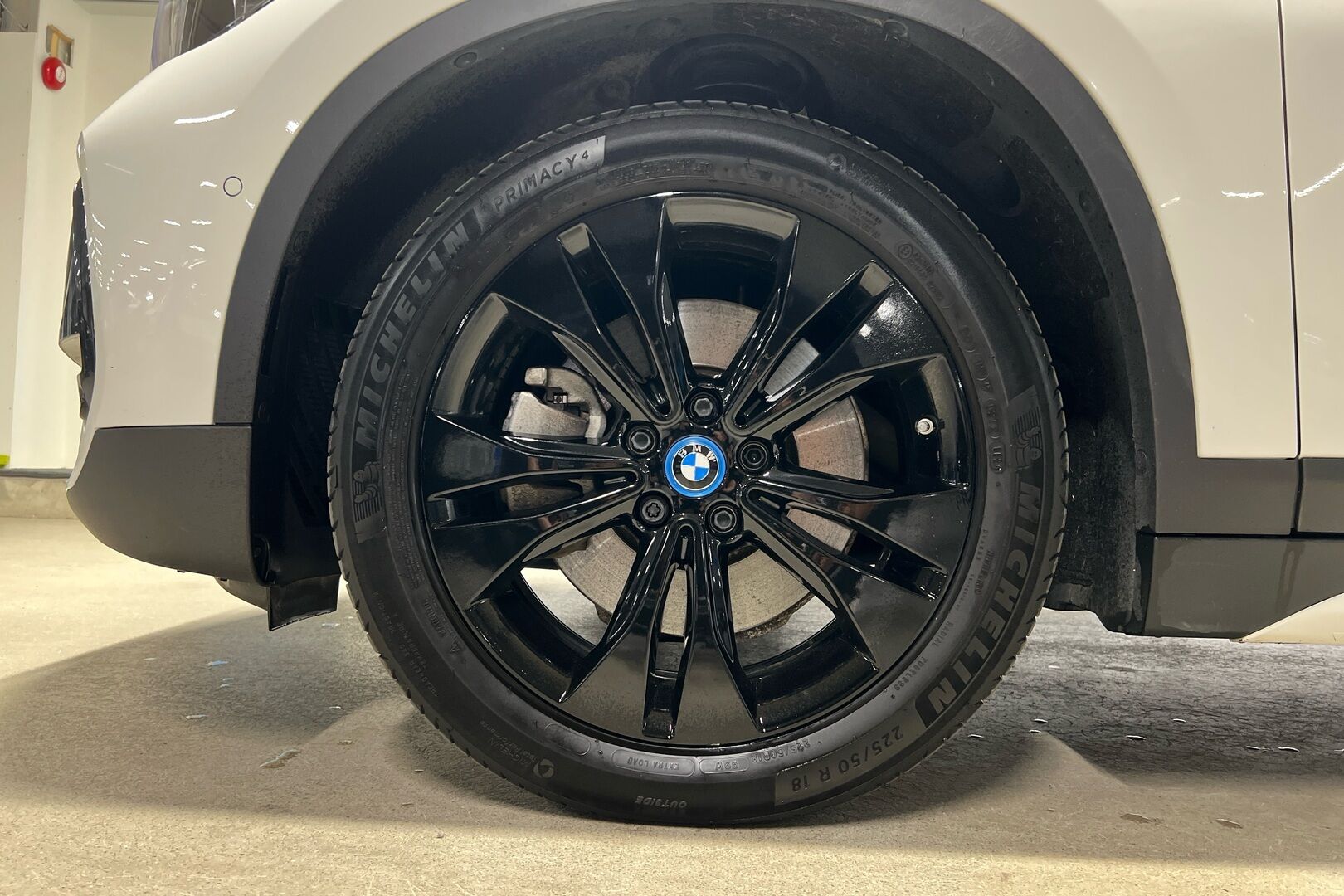 BMW X1 iso kuva 15