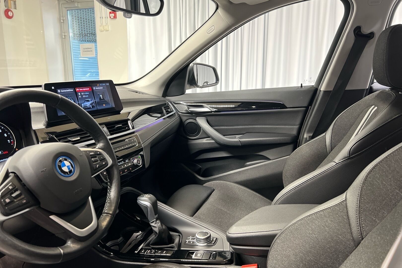BMW X1 iso kuva 7