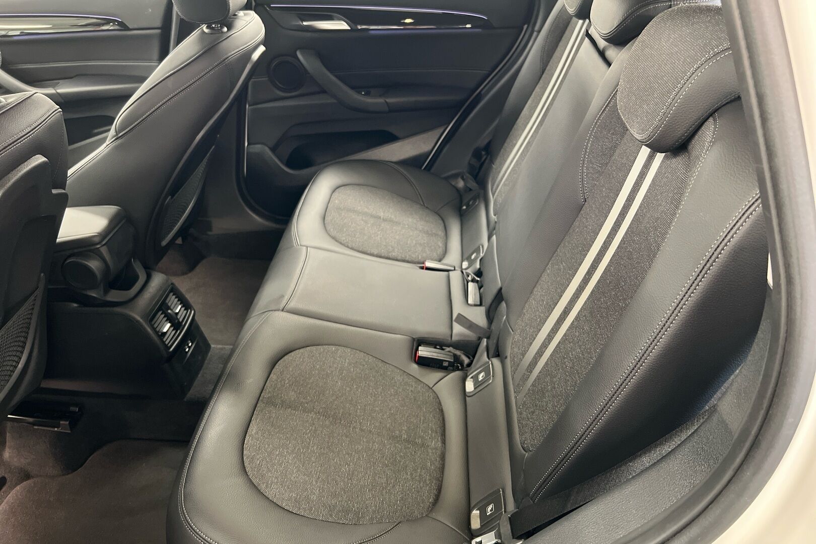 BMW X1 iso kuva 8