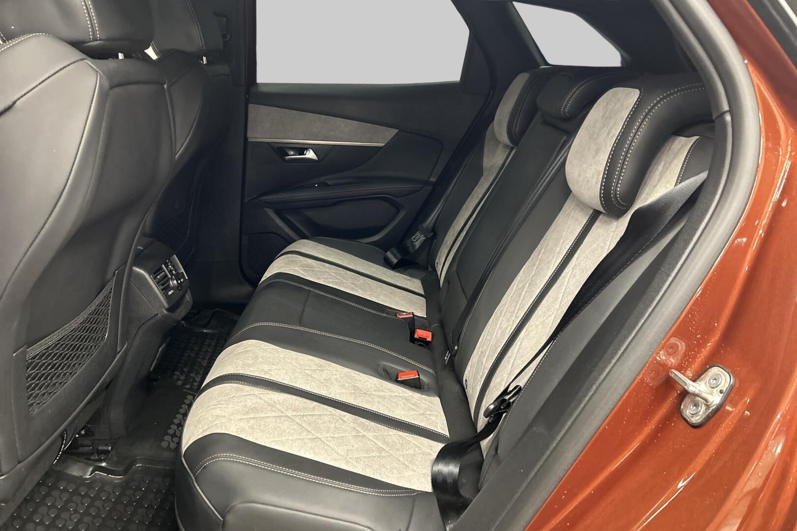 Peugeot 3008 iso kuva 10