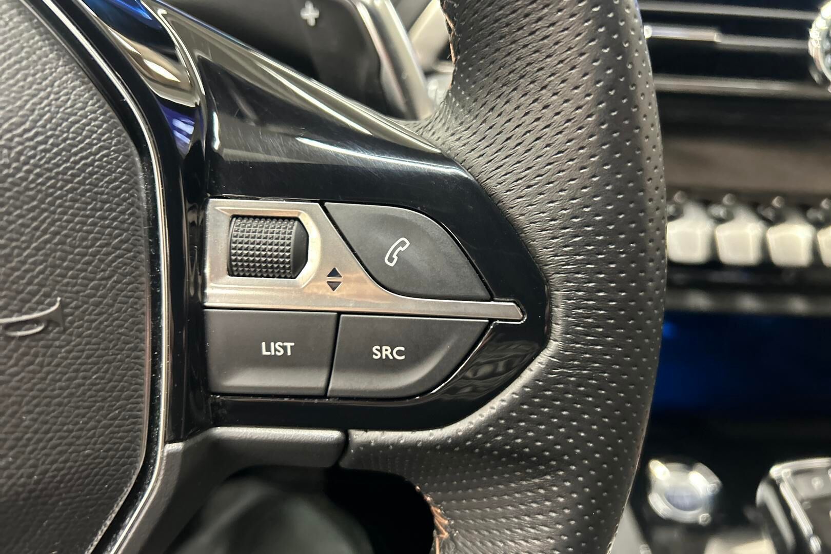 Peugeot 3008 iso kuva 18