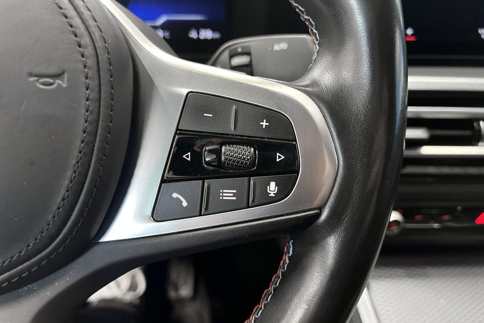 BMW i4 iso kuva 19