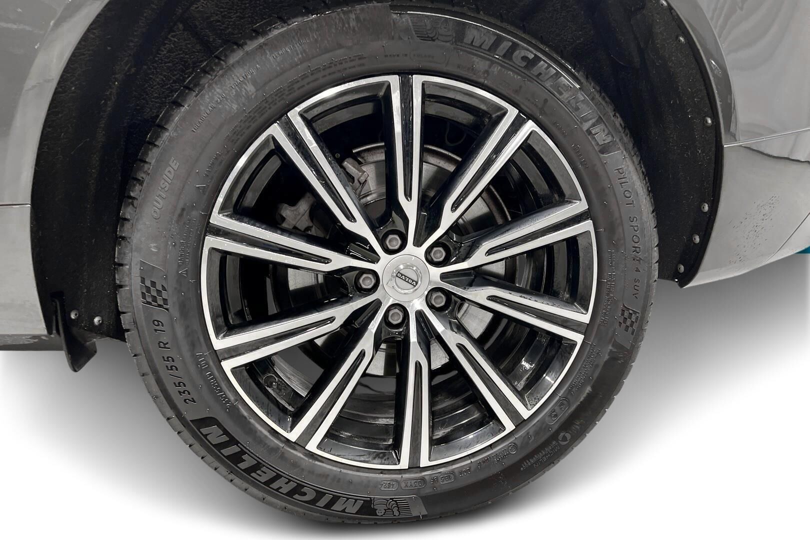 Volvo XC60 iso kuva 13