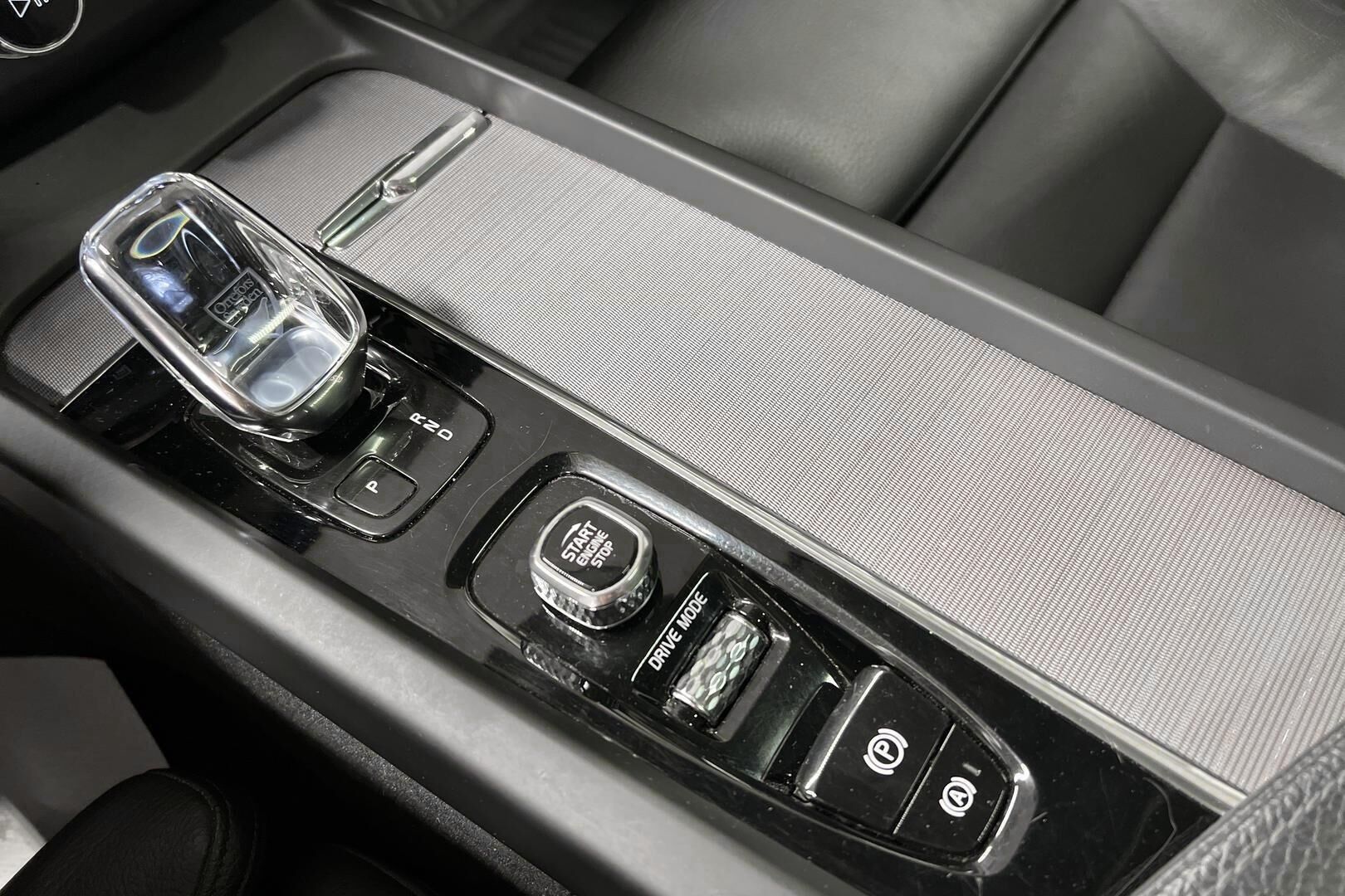 Volvo XC60 iso kuva 16