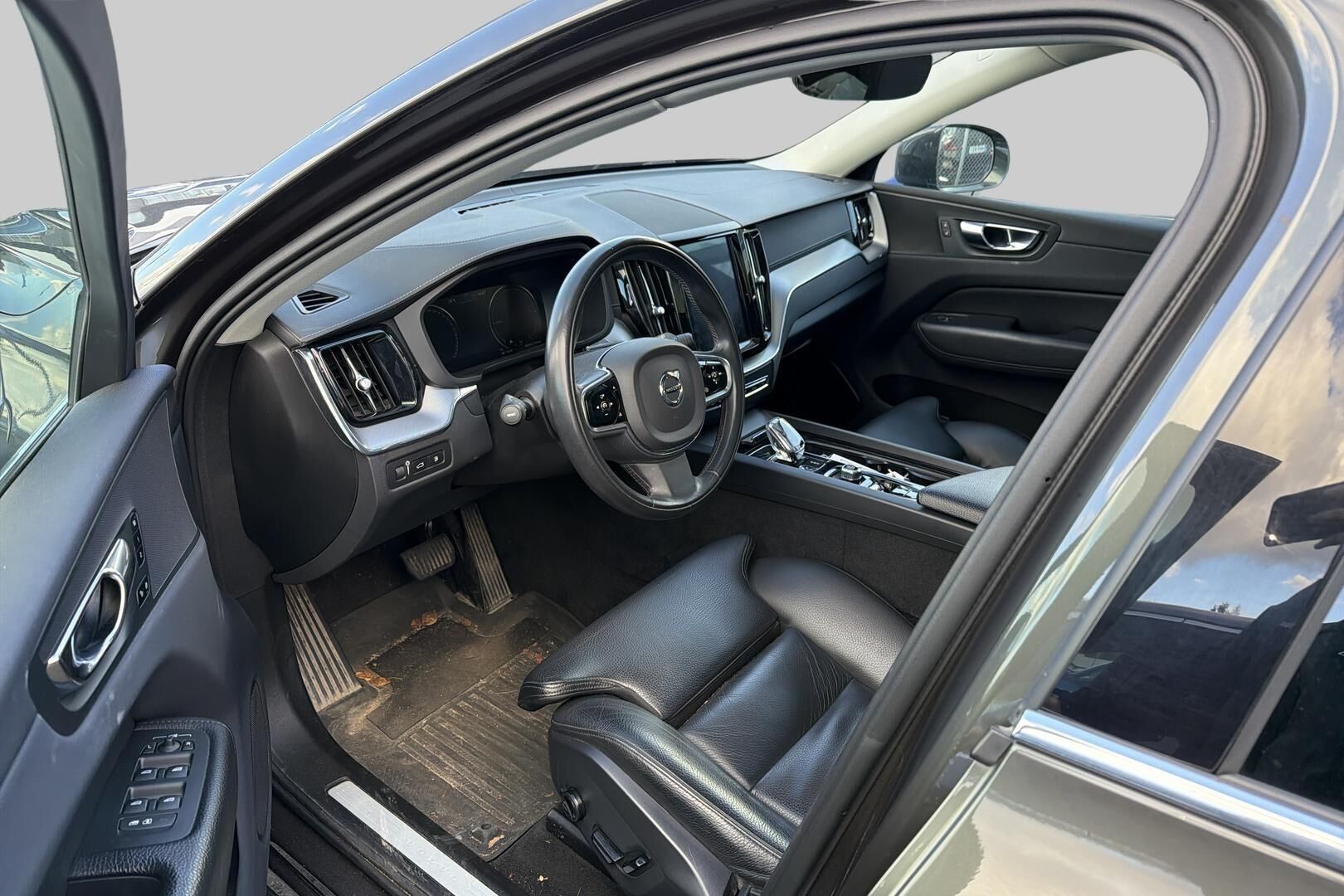 Volvo XC60 iso kuva 1