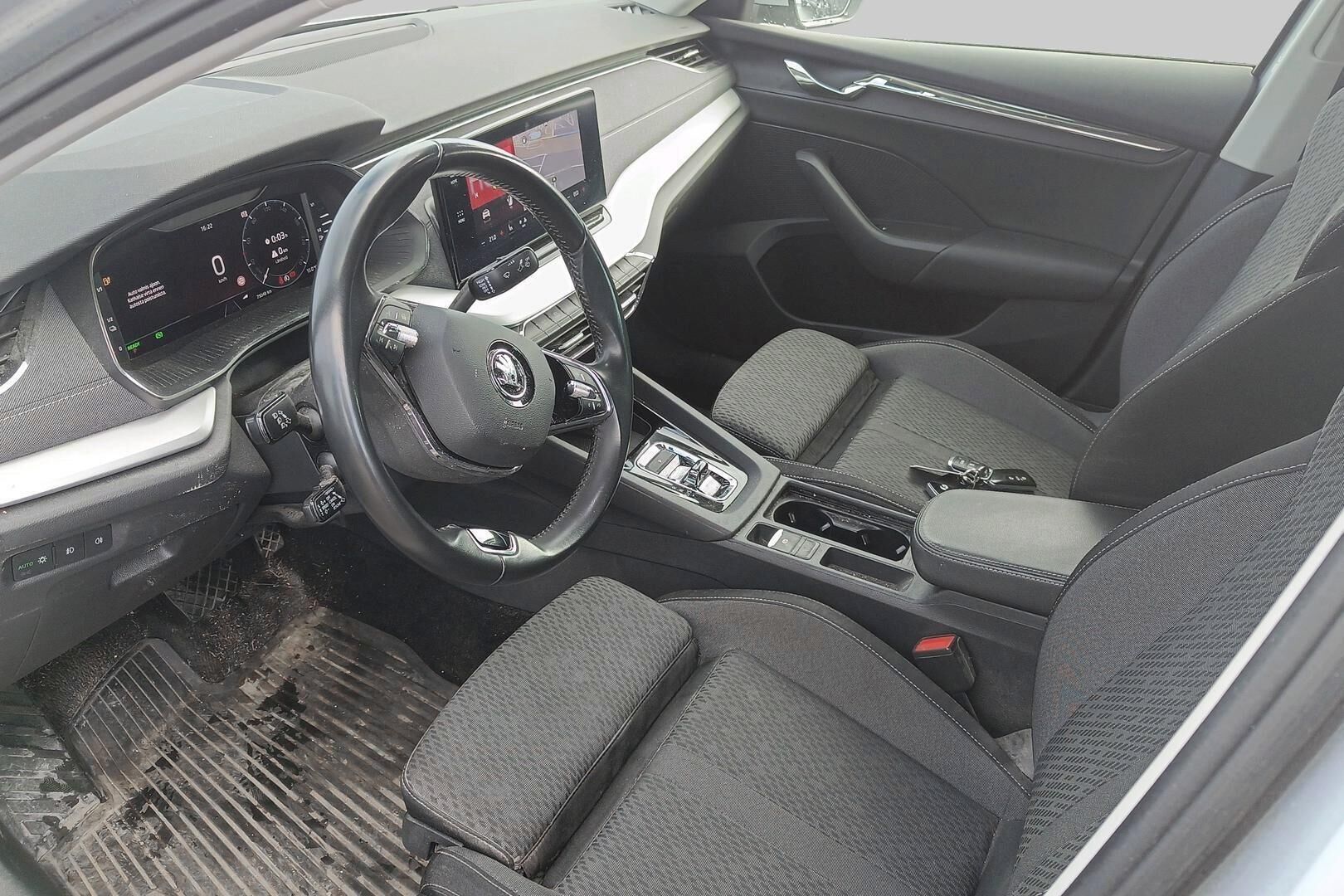 Skoda Octavia iso kuva 2