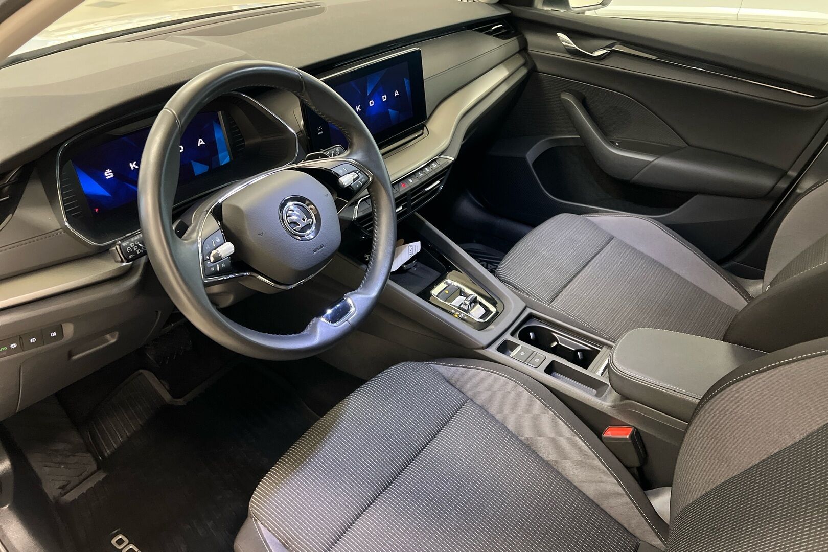 Skoda Octavia iso kuva 6