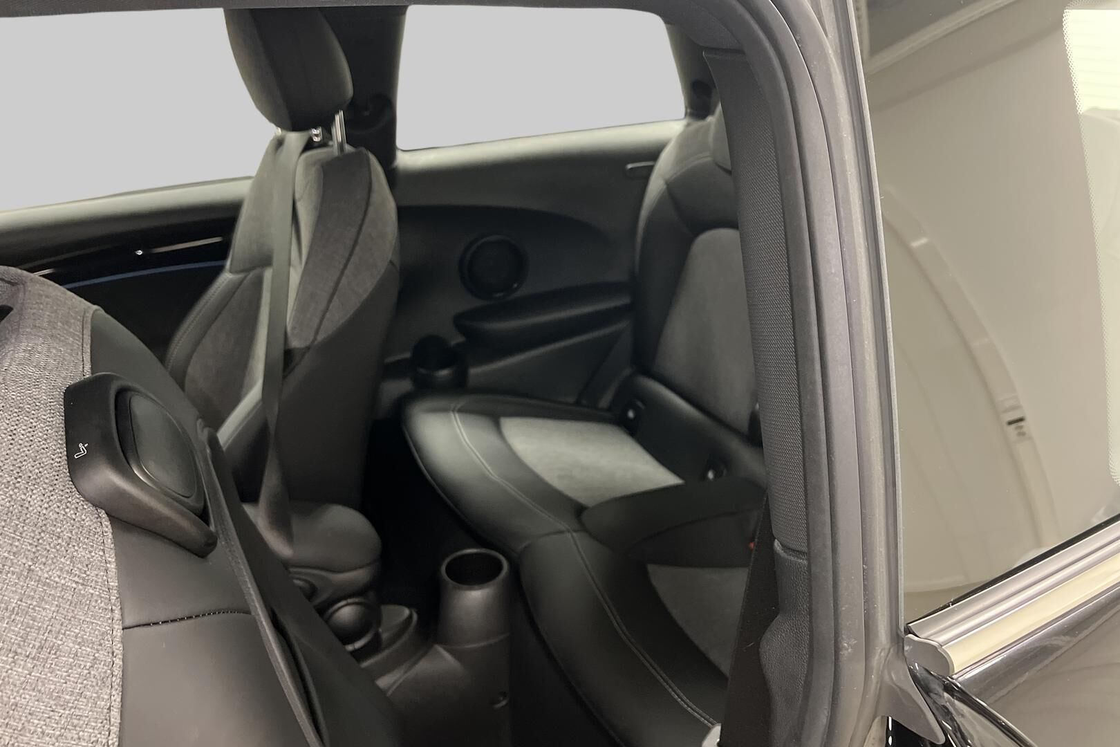 MINI Hatchback iso kuva 10