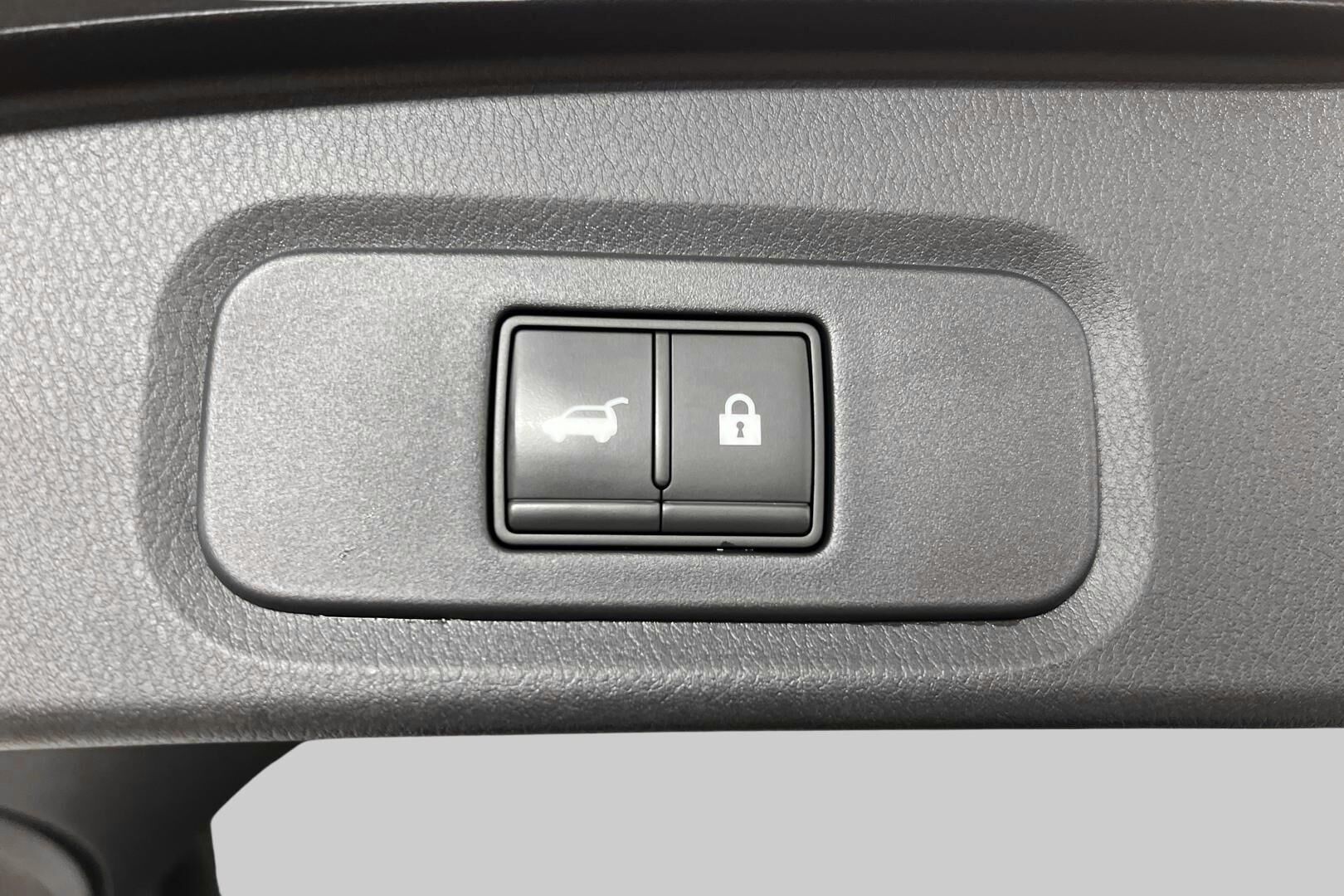 Nissan Qashqai iso kuva 9