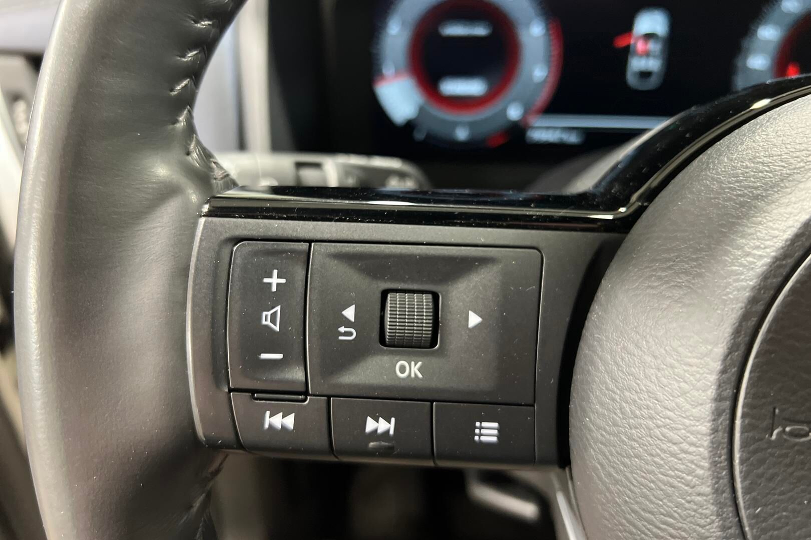 Nissan Qashqai iso kuva 13